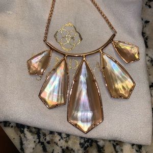 KENDRA SCOTT Pendant Necklace